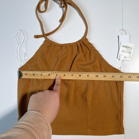 NWT bp 'Tan Sugar' Coloured Ribbed Cropped Halter Top Size Medium - Picture 7 of 9